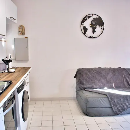 F3 House With Terrace On The Seafront Leucate