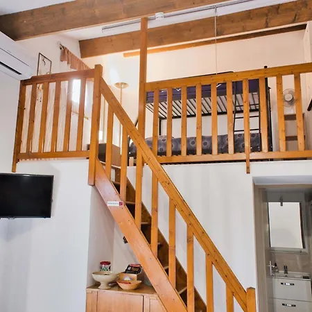 Dom wakacyjny F3 House With Terrace On The Seafront *