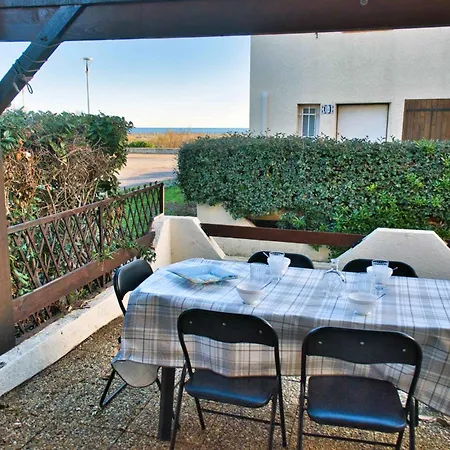 F3 House With Terrace On The Seafront *