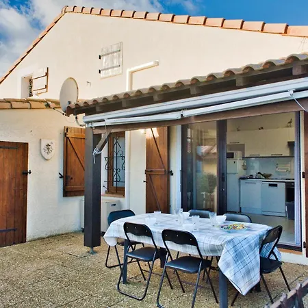 Holiday home F3 House With Terrace On The Seafront *