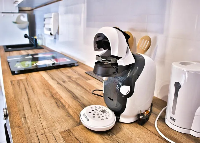 F3 House With Terrace On The Seafront بيت للعطل *